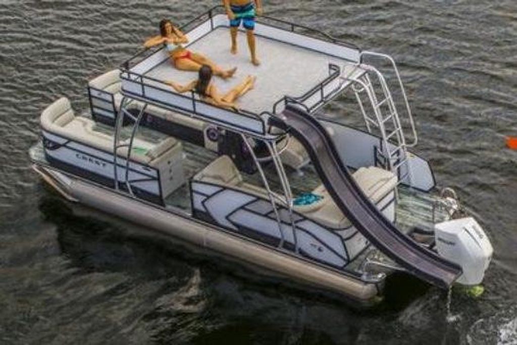 2021 New Crest Pontoon Caribbean LX 250L Only 699 Month OAC! at Luxury