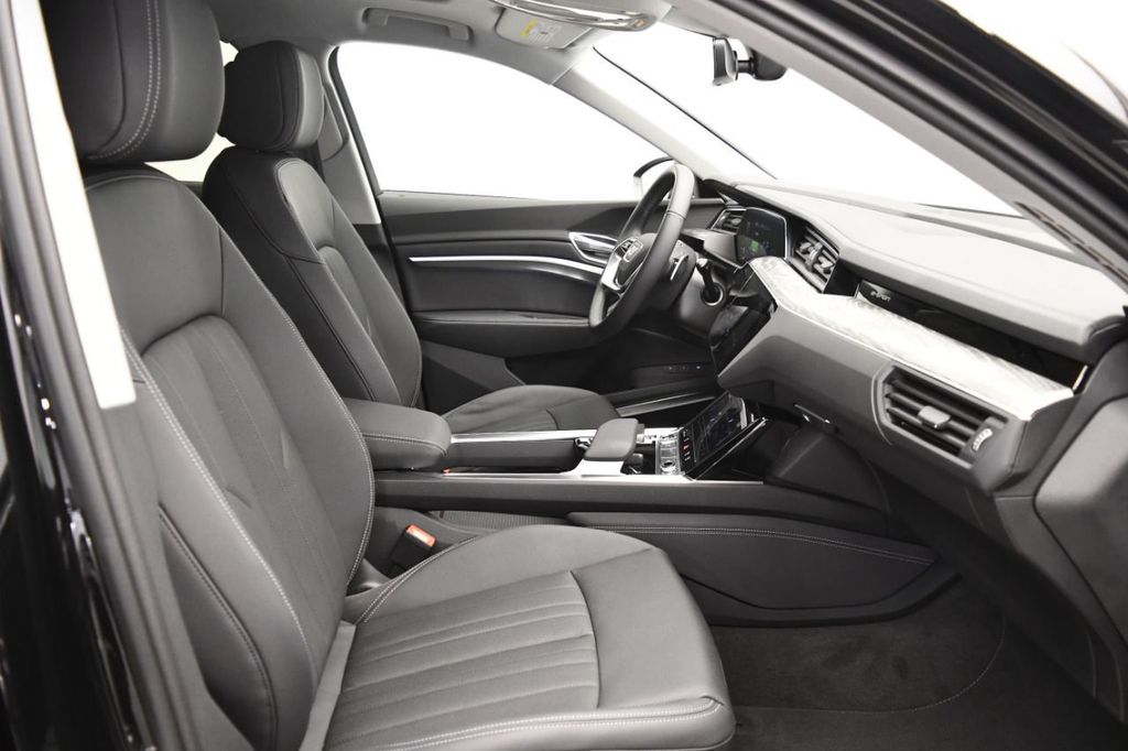 2022 Audi e-tron Premium Plus quattro - 21155184 - 32