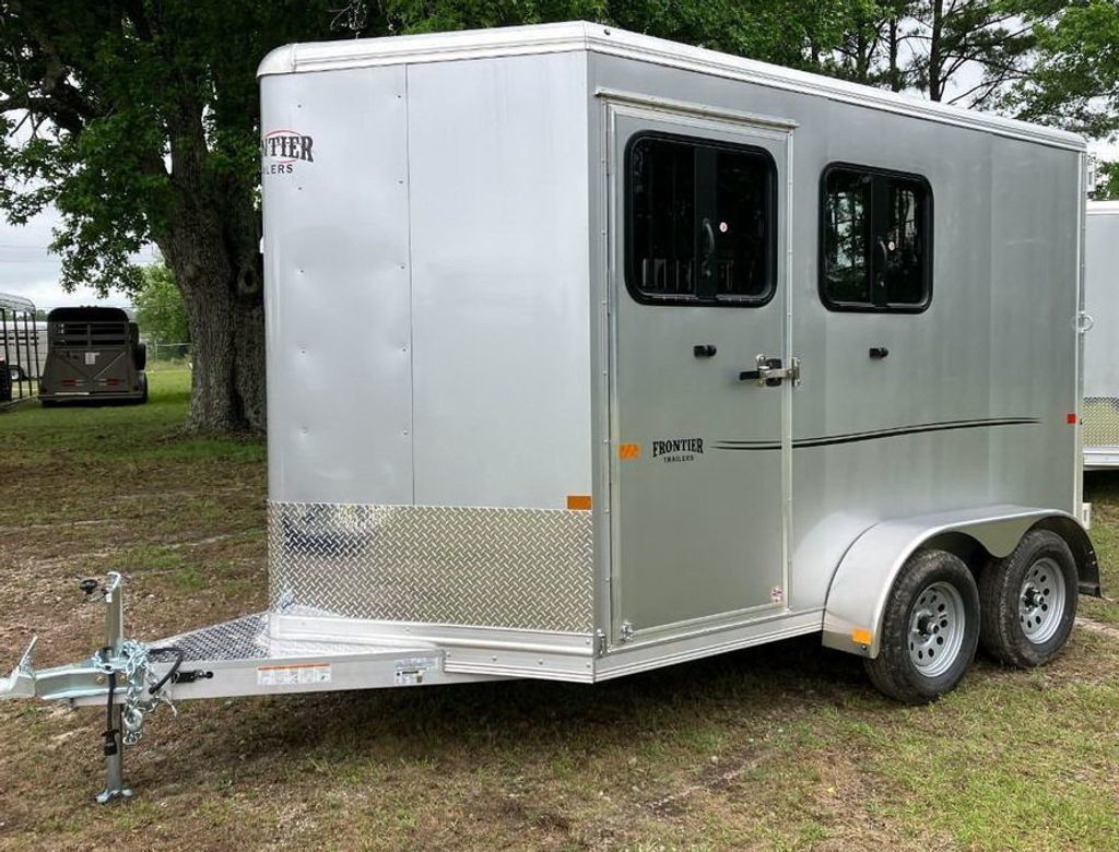 2022 Frontier 2 horse slant with drop feed windows