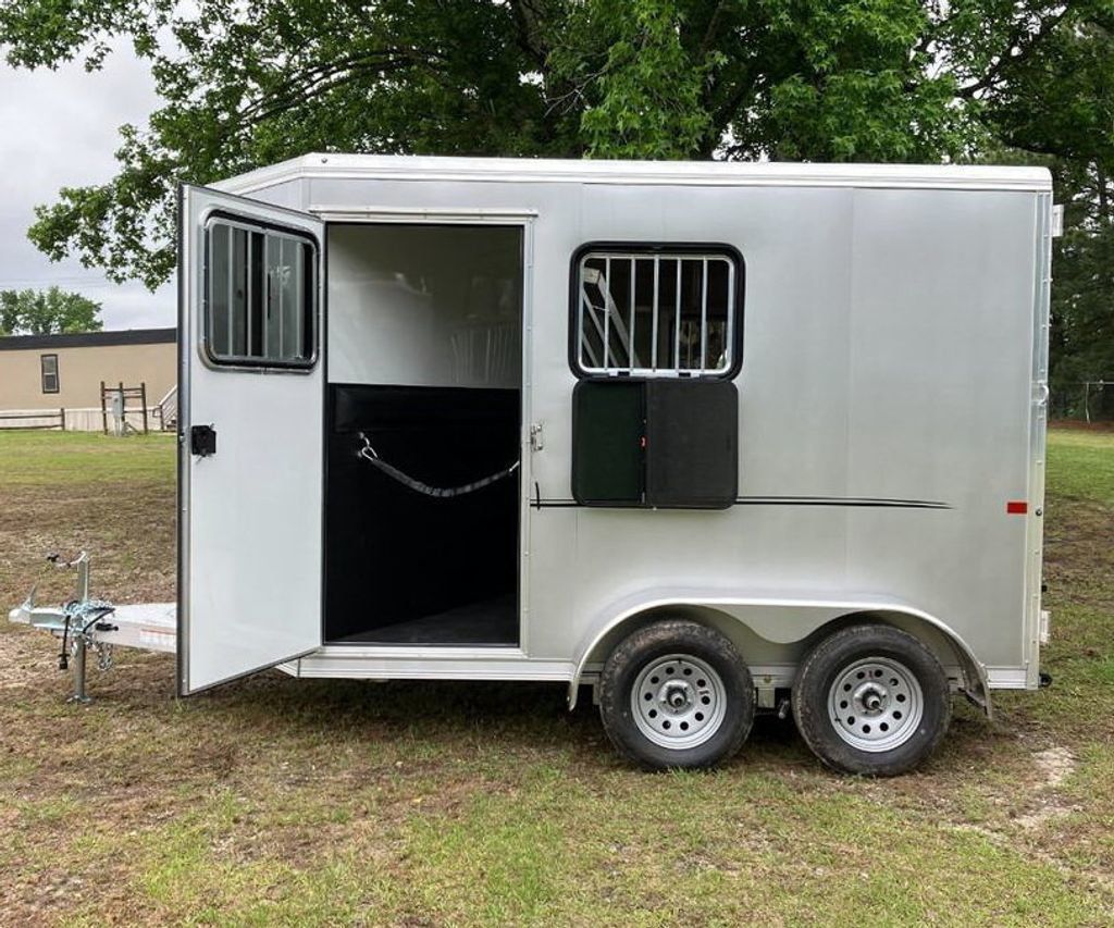 2022 Frontier 2 horse slant with drop feed windows