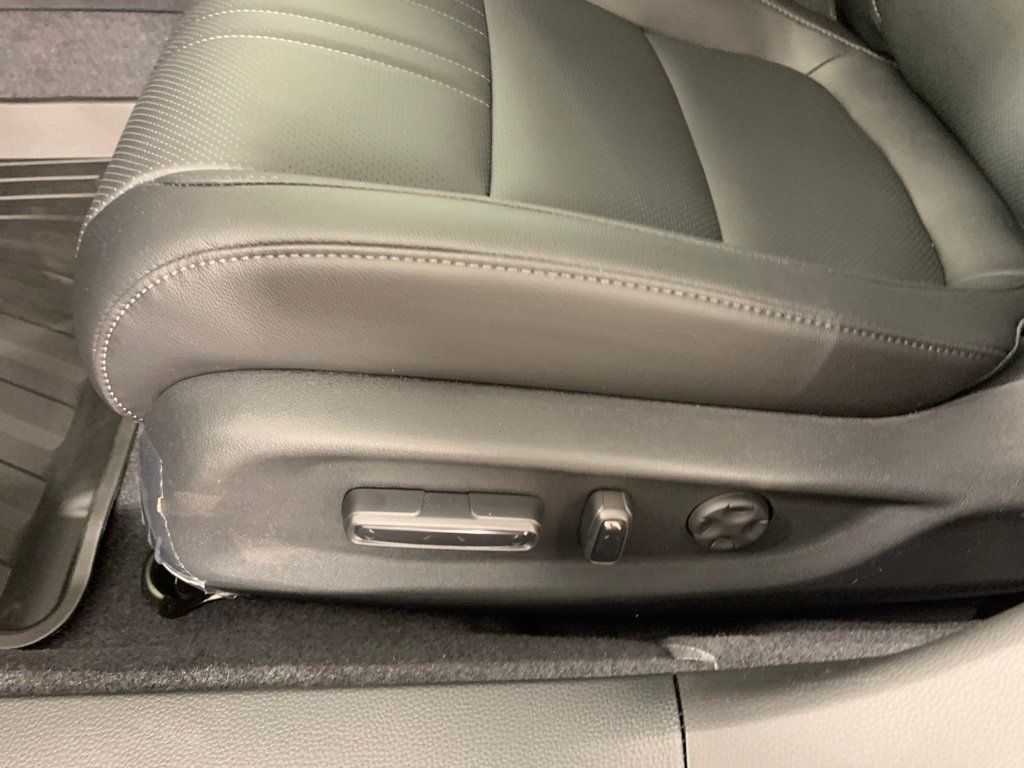 which honda accord has heated seats