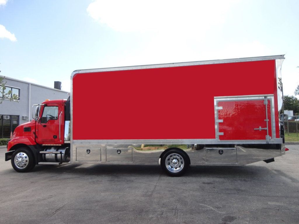 2022 Mack MD6 Enclosed TowBox 22ft JerrDan *Shark* Rollback Tow Truck - 21525844 - 9