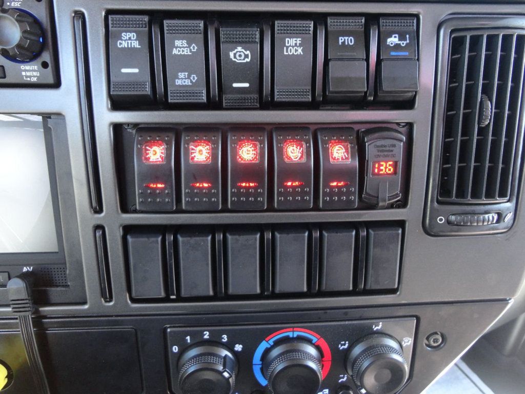 2022 Mack MD6 Enclosed TowBox 22ft JerrDan *Shark* Rollback Tow Truck - 21525844 - 77