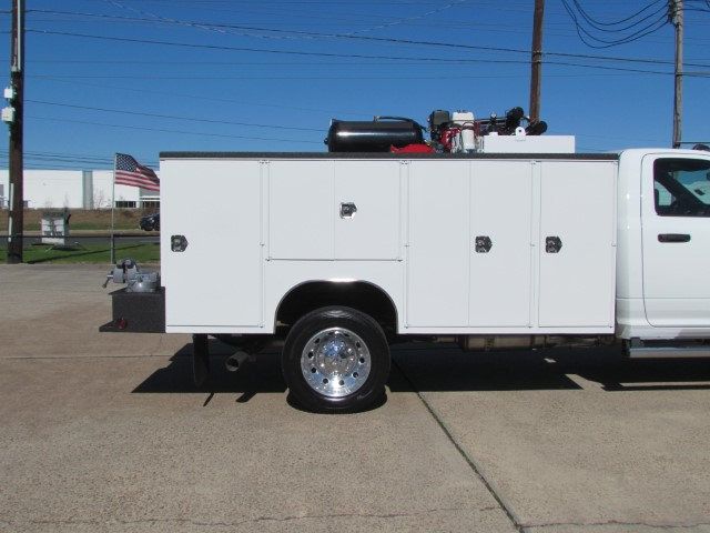 2022 Ram 5500 Lube Service Truck 4x4 - 21521787 - 16