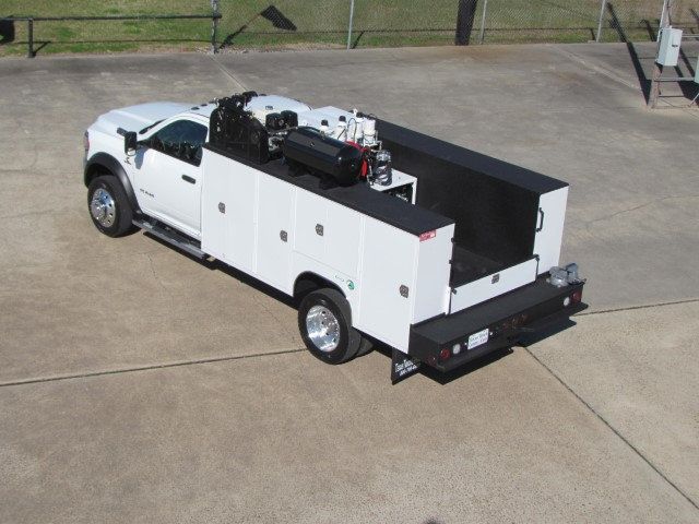 2022 Ram 5500 Lube Service Truck 4x4 - 21521787 - 1