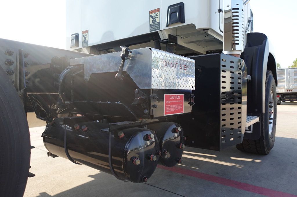 2023 Autocar DC64 Cab & Chassis - Diesel - 22902736 - 17