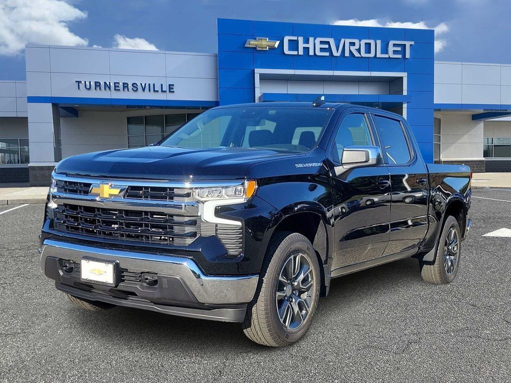 2023 New Chevrolet Silverado 1500 4WD Crew Cab 147