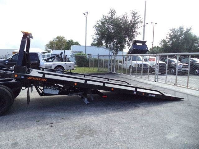 2023 Chevrolet SILVERADO 6500HD 20FT JERRDAN ROLLBACK TOW TRUCK..4X2. BLACK OUT. - 22648473 - 21