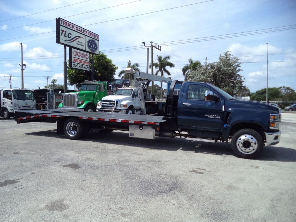 2023 Chevrolet SILVERADO 6500HD 21FT BEAVER TAIL, DOVE TAIL, RAMP TRUCK, EQUIPMENT HAUL - 22362788 - 7