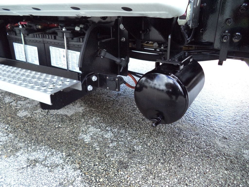 2023 Chevrolet SILVERADO 6500HD With 14ft Roll-Off Truck 17 Yard Grapple Boom & Seat - 22921404 - 48