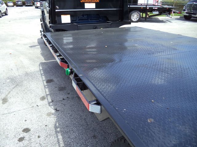 2023 Chevrolet Silverado 6500HD With 21ft Dovetail Beavertail Ramp Truck Equipment Haul - 22362788 - 21
