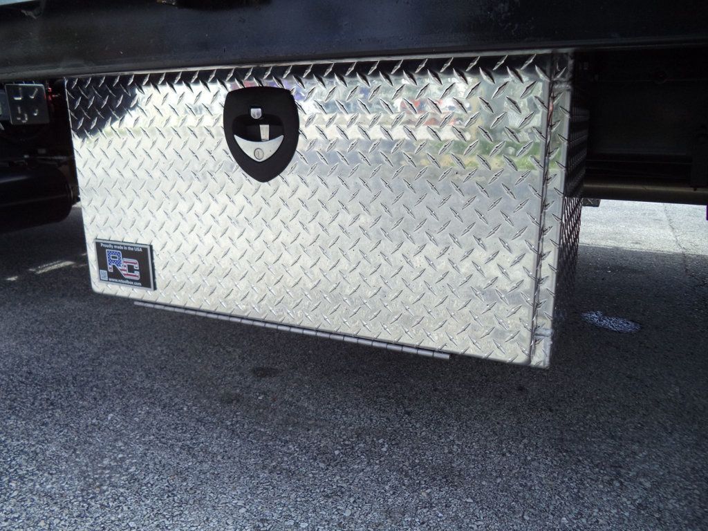 2023 Chevrolet Silverado 6500HD With 21ft Dovetail Beavertail Ramp Truck Equipment Haul - 22362788 - 22