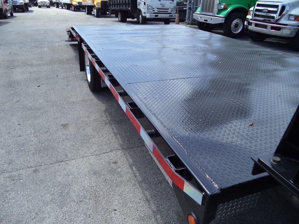 2023 Chevrolet Silverado 6500HD With 21ft Dovetail Beavertail Ramp Truck Equipment Haul - 22362788 - 24