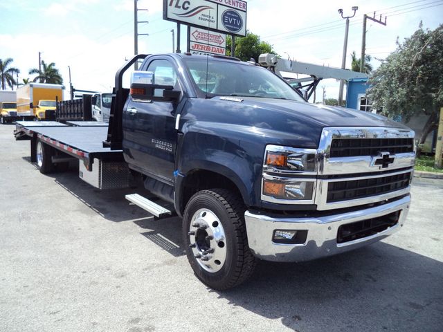 2023 Chevrolet Silverado 6500HD With 21ft Dovetail Beavertail Ramp Truck Equipment Haul - 22362788 - 2