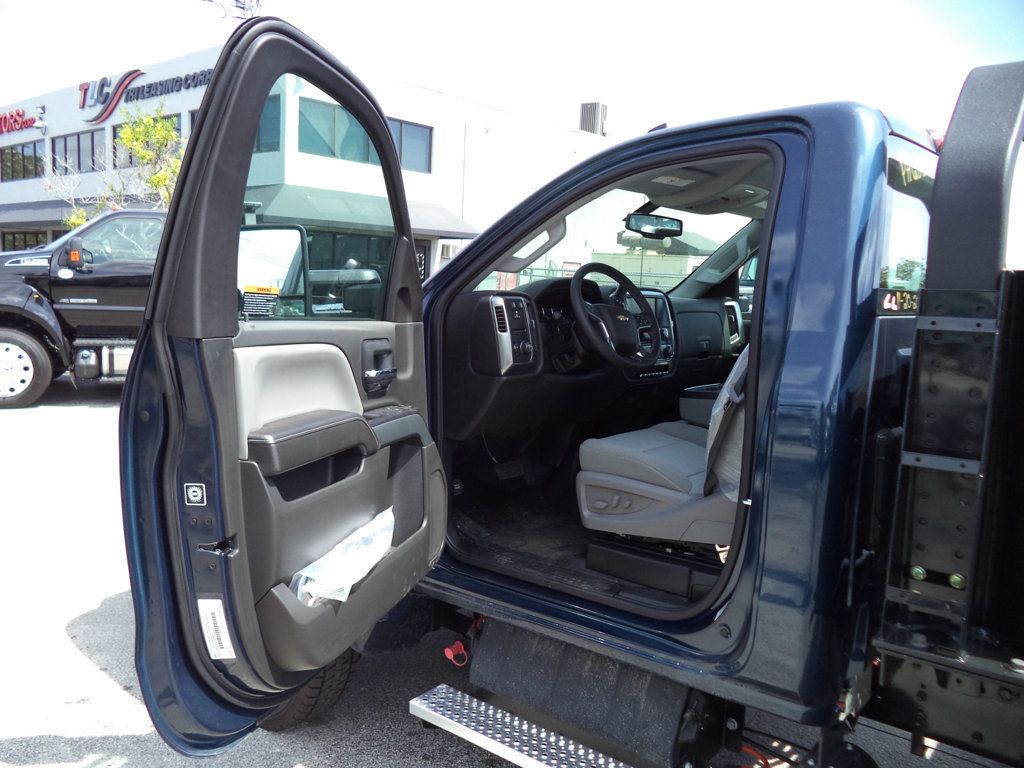2023 Chevrolet Silverado 6500HD With 21ft Dovetail Beavertail Ramp Truck Equipment Haul - 22362788 - 35