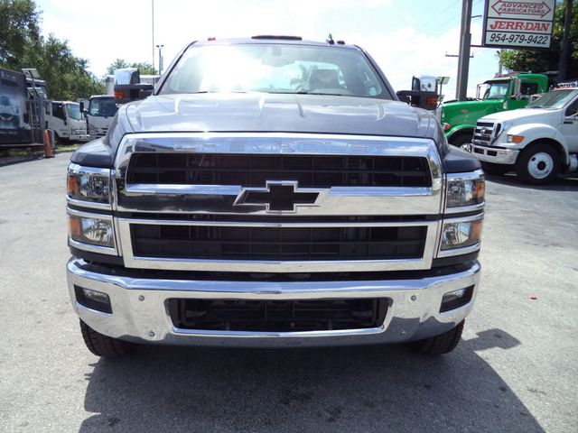 2023 Chevrolet Silverado 6500HD With 21ft Dovetail Beavertail Ramp Truck Equipment Haul - 22362788 - 6