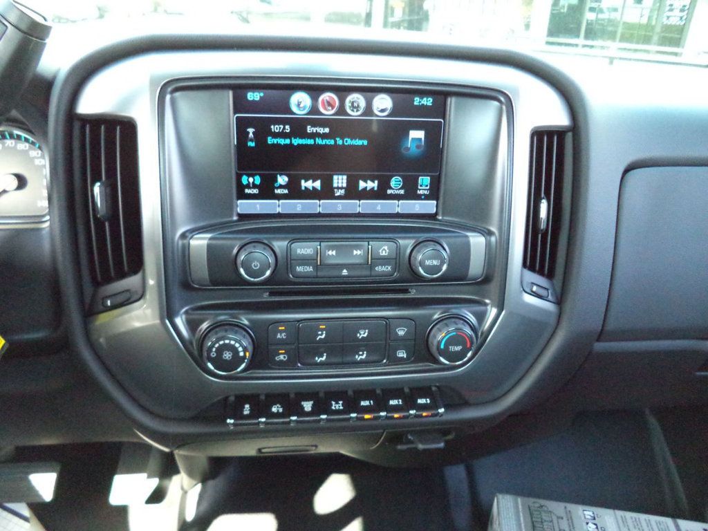 2023 Chevrolet Silverado 6500HD With 21ft JerrDan 6 Ton Extra Low Profile Car Carrier - 22336794 - 43
