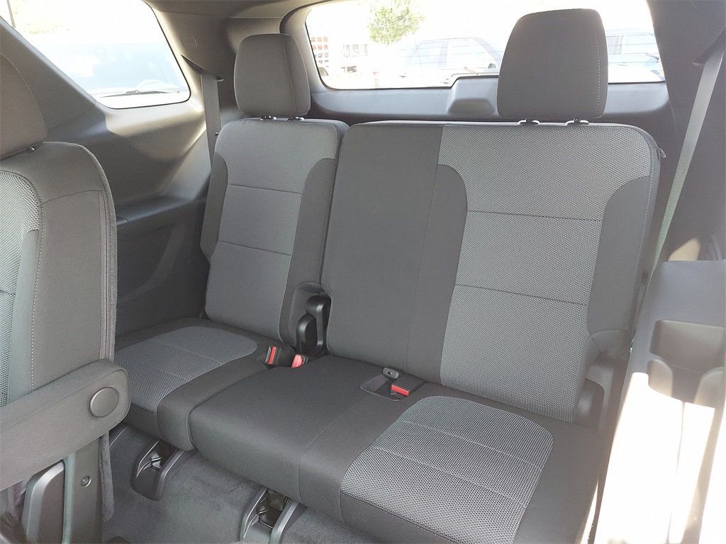 2023 Chevrolet Traverse Seat Covers 2023 New Chevrolet Traverse Fwd 4dr Lt Cloth W 1lt At Penskecars Com Serving Bloomfield Hills Mi Iid 21549927