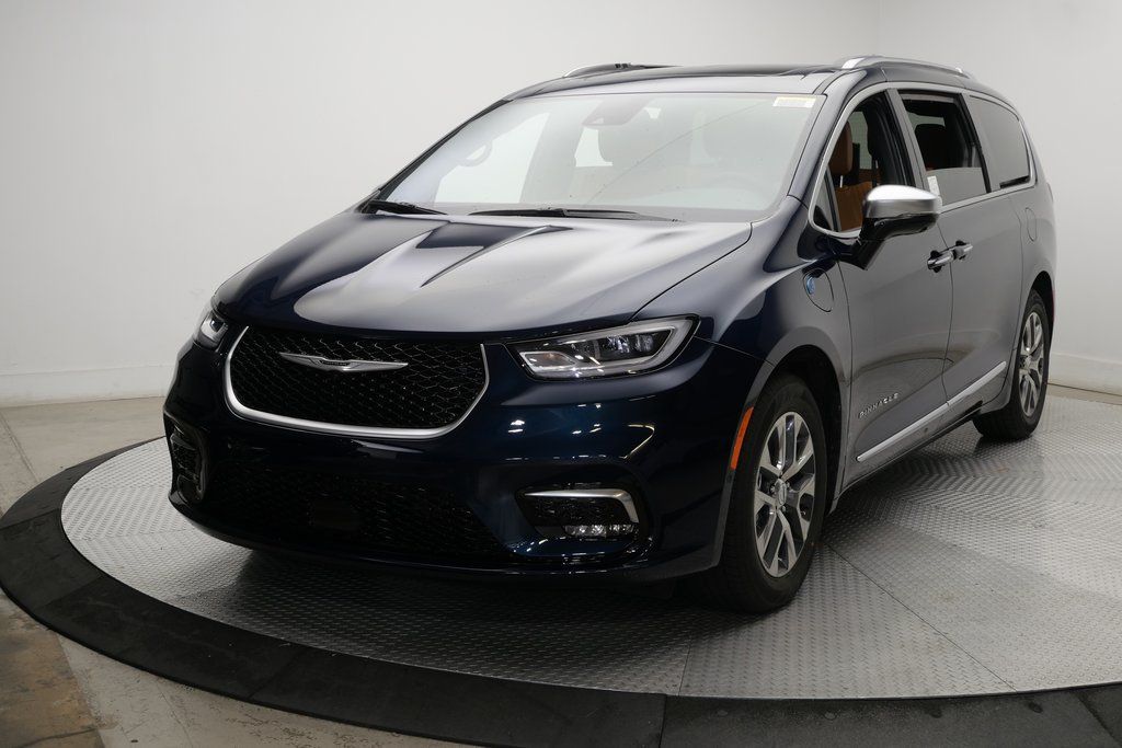 2023 New Chrysler Pacifica Pinnacle at PenskeCars.com Serving Bloomfield  Hills, MI, IID 22105336