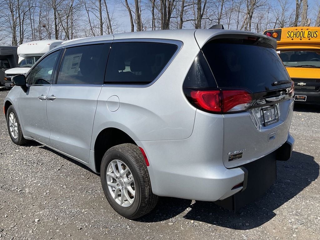 2023 Chrysler WHEELCHAIR VAN LX - 21793676 - 2