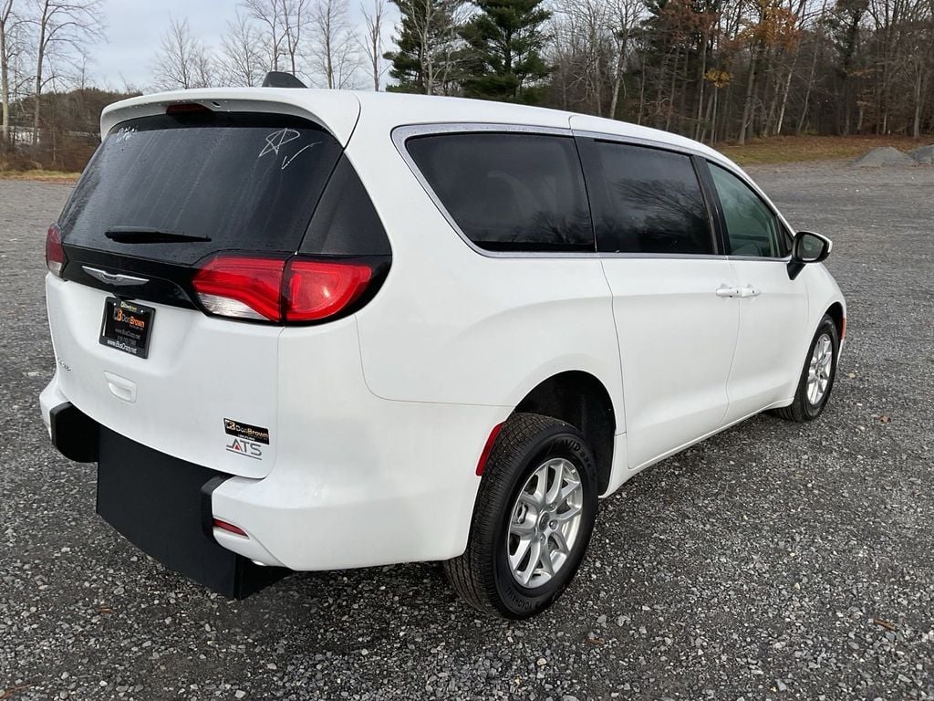 2023 Chrysler WHEELCHAIR VAN LX - 22179879 - 1