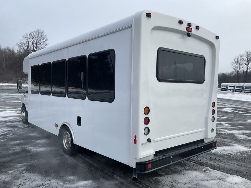 2023 Ford HLE ECONOLINE SUPER - 21926134 - 2