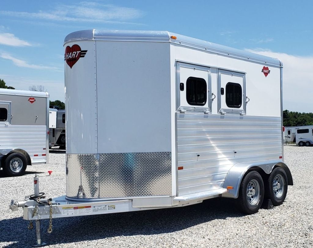 2023 Hart 2 Horse Slant with Drop Feed Windows  - 22011533 - 0