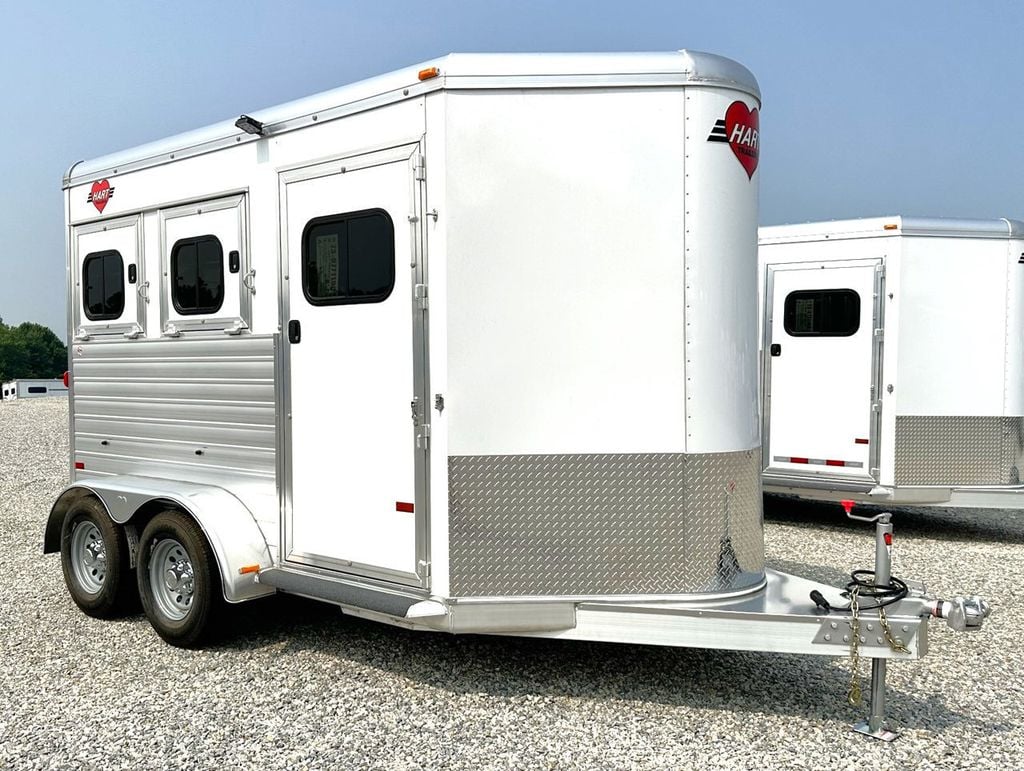 2023 Hart 2 Horse Slant with Drop Feed Windows  - 22186530 - 1