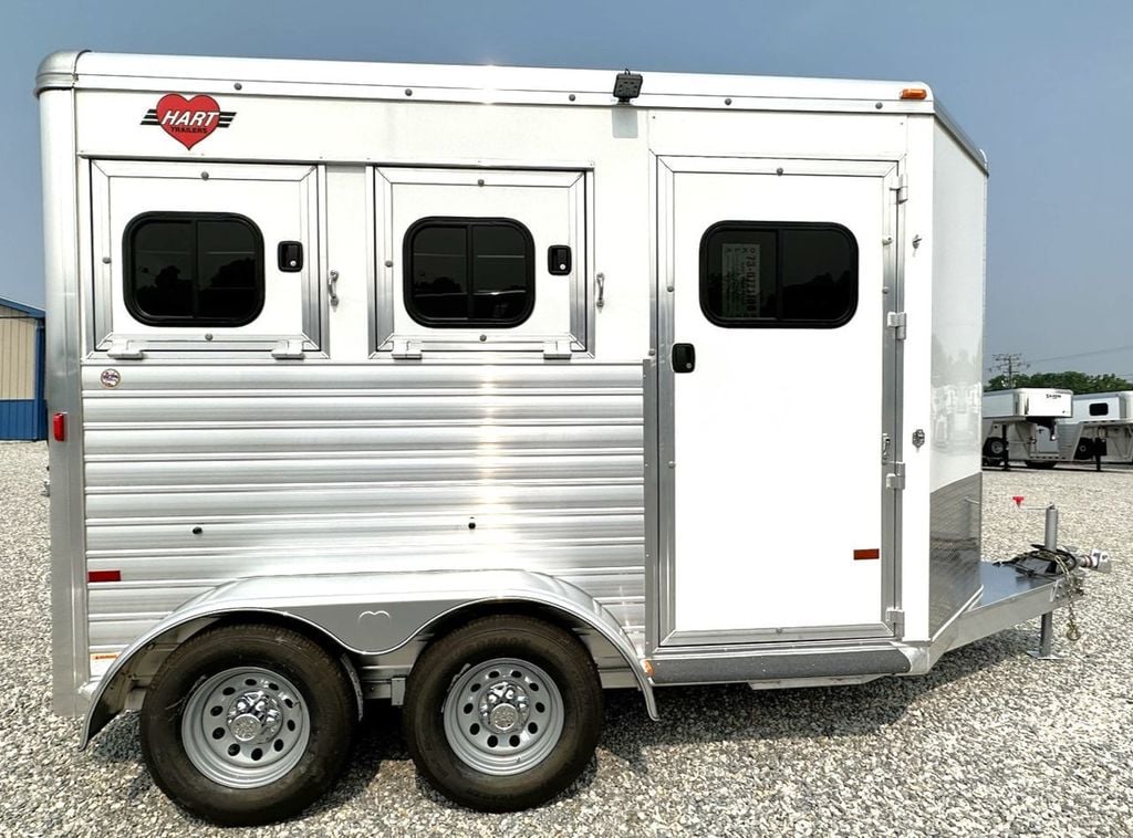 2023 Hart 2 Horse Slant with Drop Feed Windows  - 22186530 - 2