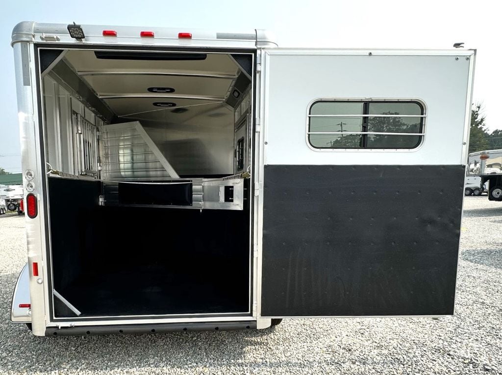 2023 Hart 2 Horse Slant with Drop Feed Windows  - 22186530 - 4