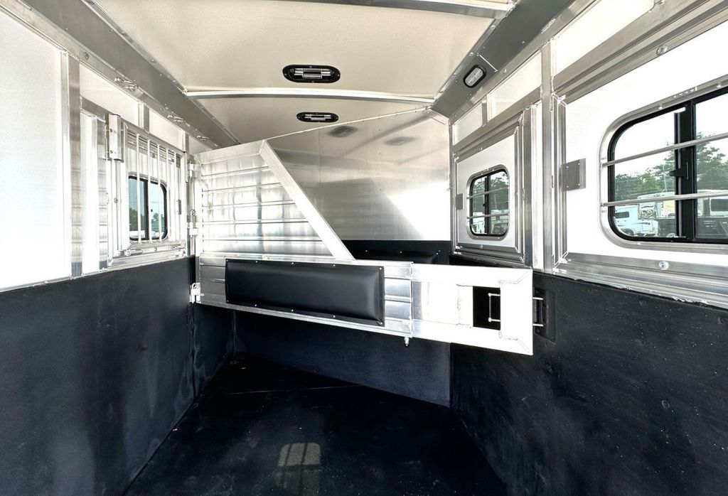 2023 Hart 2 Horse Slant with Drop Feed Windows  - 22186530 - 5