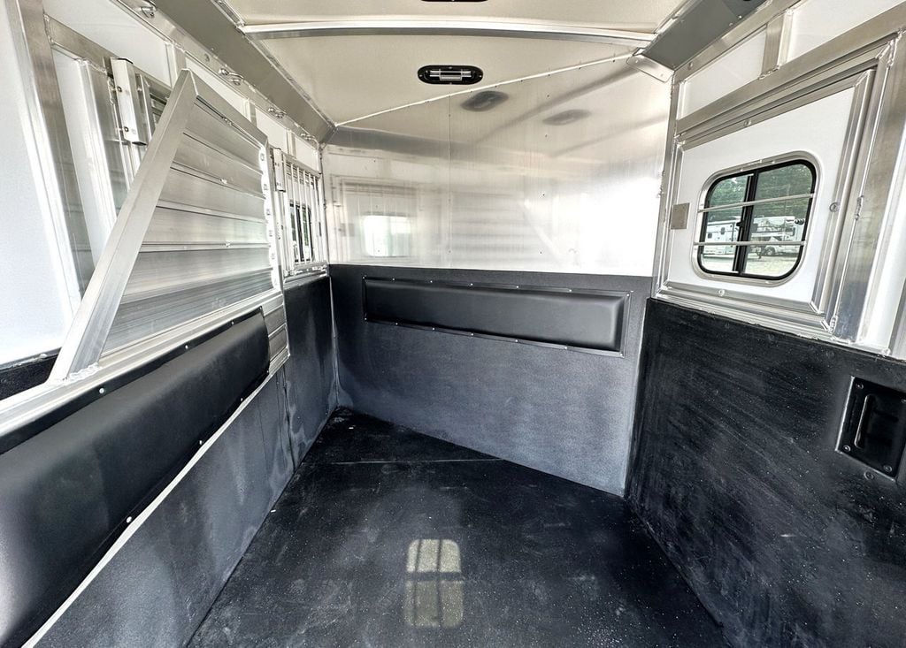 2023 Hart 2 Horse Slant with Drop Feed Windows  - 22186530 - 6