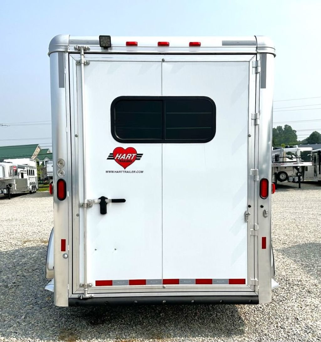 2023 Hart 3 horse slant with drop feed windows