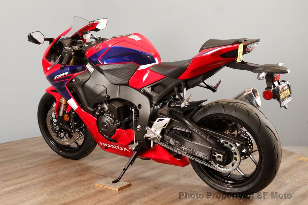 Motos Sport - CBR 650R e CBR 1000RR Fireblade