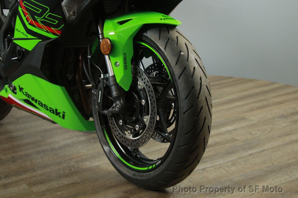 2023 Kawasaki Ninja ZX-4RR KRT Edition FACTORY DEMO - 22914064 - 17
