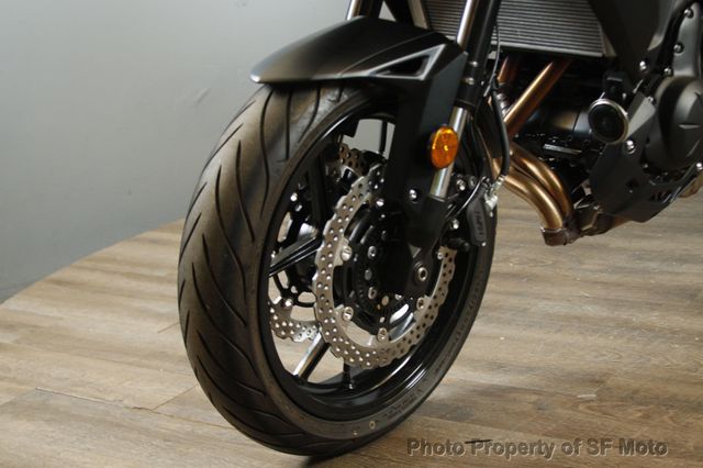 2023 Kawasaki Versys 650 LT Only 815 Miles! - 22914061 - 18