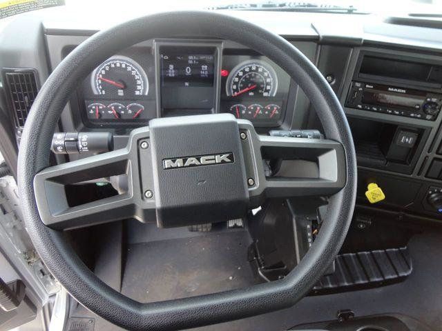 2023 Mack MD6 LIKE NEW 26FT DRY BOX TRUCK. LIFTGATE - 21647437 - 33