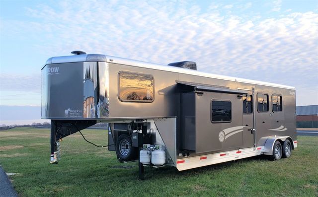 2023 Shadow 3 Horse Slant 9' Living Quarters with Slide  - 22040489 - 1