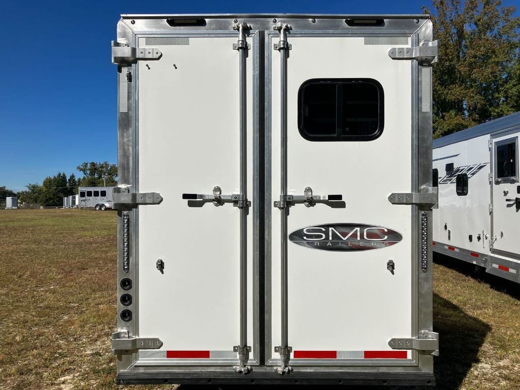 2023 SMC 3 Horse Slant 9' Living Quarters w/ Slide Patriot  - 21850583 - 2