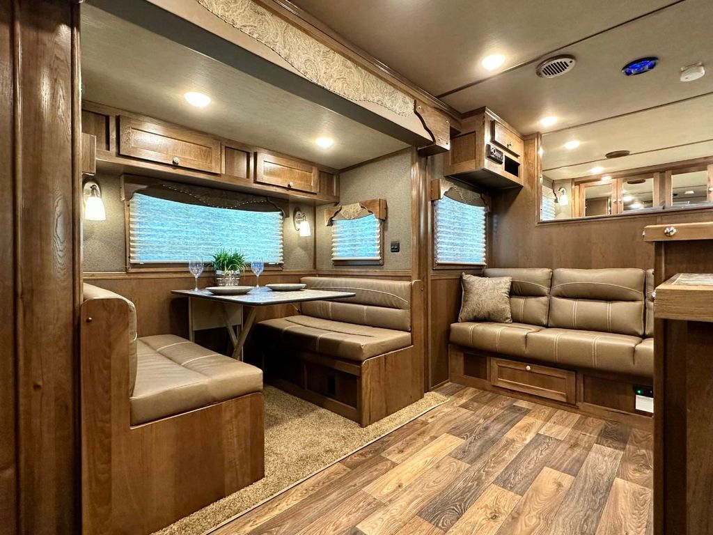 2023 New SMC Laramie 4 Horse w/ 18' Living Quarters & Bunk Beds at