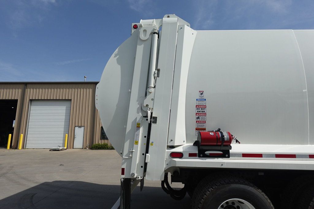 2024 Autocar ACX64 (Refuse - Side Loader) - 22910538 - 16