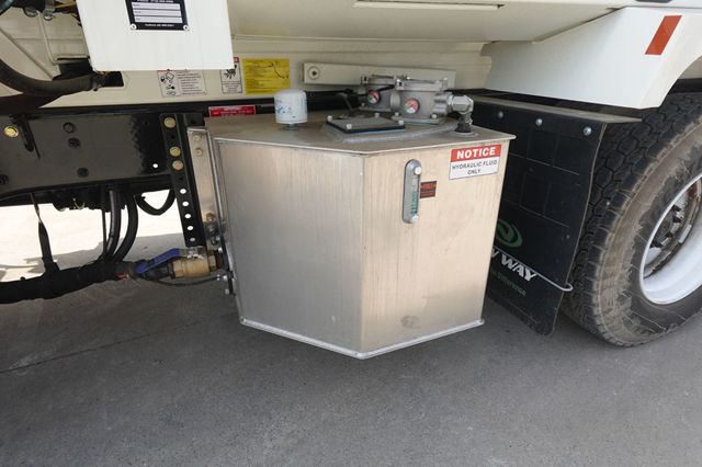 2024 Autocar ACX64 (Refuse - Side Loader) - 22910538 - 18