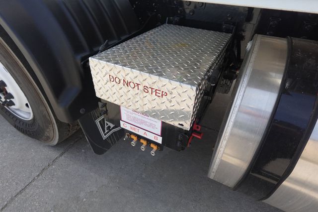 2024 Autocar ACX64 (Refuse - Side Loader) - 22910538 - 22