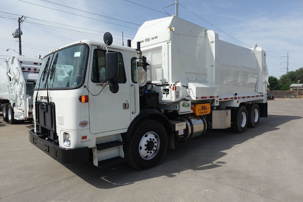 2024 Autocar ACX64 (Refuse - Side Loader) - 22910538 - 2
