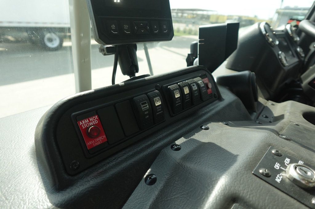 2024 Autocar ACX64 (Refuse - Side Loader) - 22910538 - 35