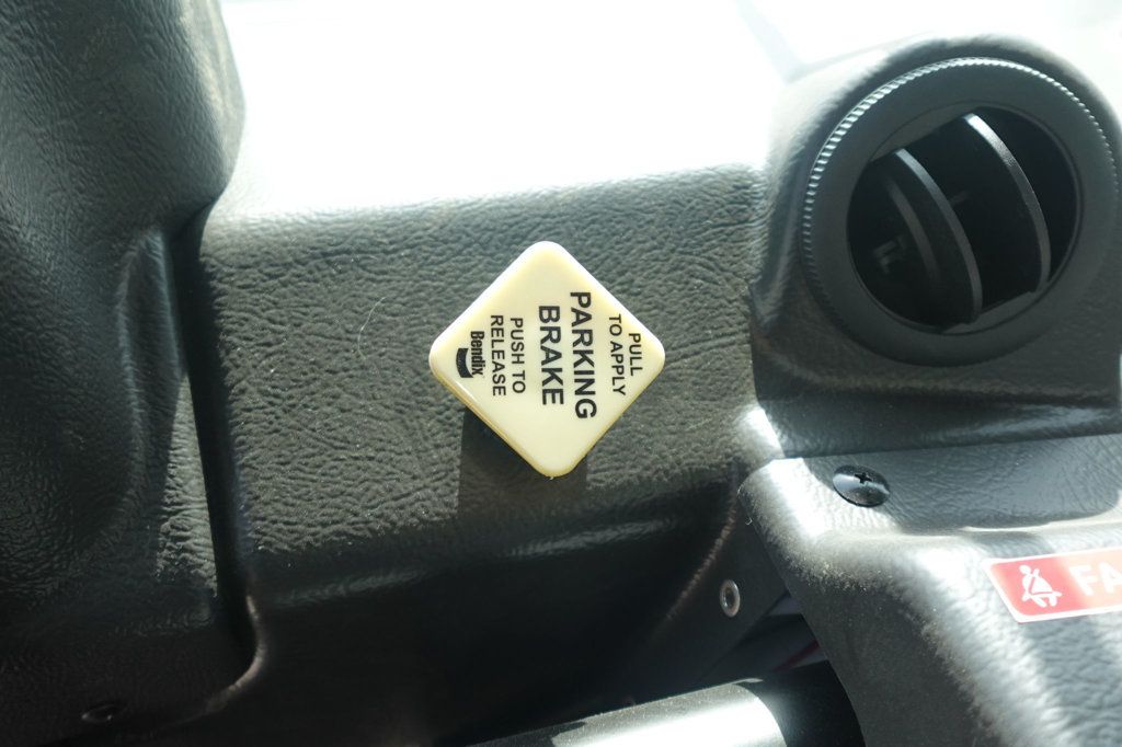 2024 Autocar ACX64 (Refuse - Side Loader) - 22910538 - 40