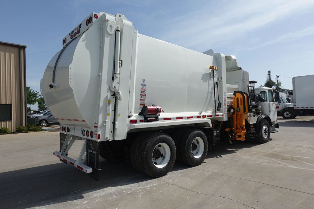 2024 Autocar ACX64 (Refuse - Side Loader) - 22910538 - 7