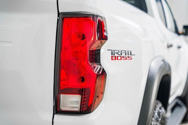 2024 Chevrolet Colorado 4WD Crew Cab Trail Boss - 22383979 - 23