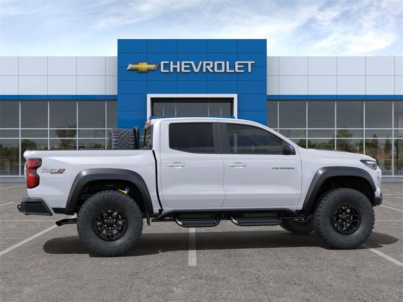 2024 Chevrolet Colorado 4WD Crew Cab ZR2 - 22574194 - 5