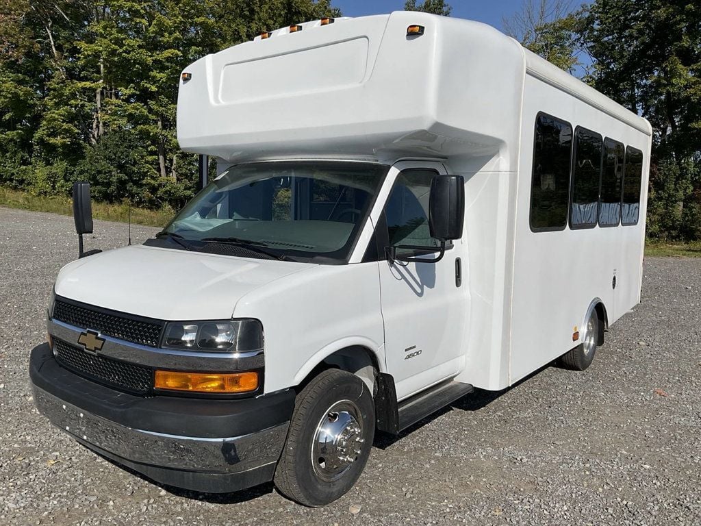 2024 Chevrolet HLE HLE COACH - 22205464 - 3